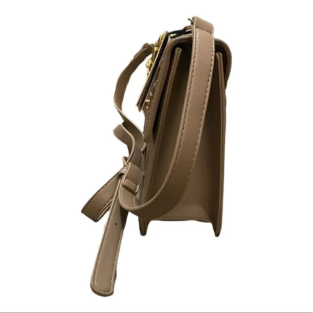 NEW Badgley Mischka Bag Cream Beige Plain Grain Crossbody Purse Gold Chain Strap